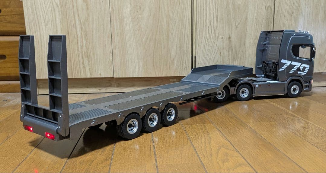 Huina1501 SCANIAトレーラーラジコン バッテリー2本付き