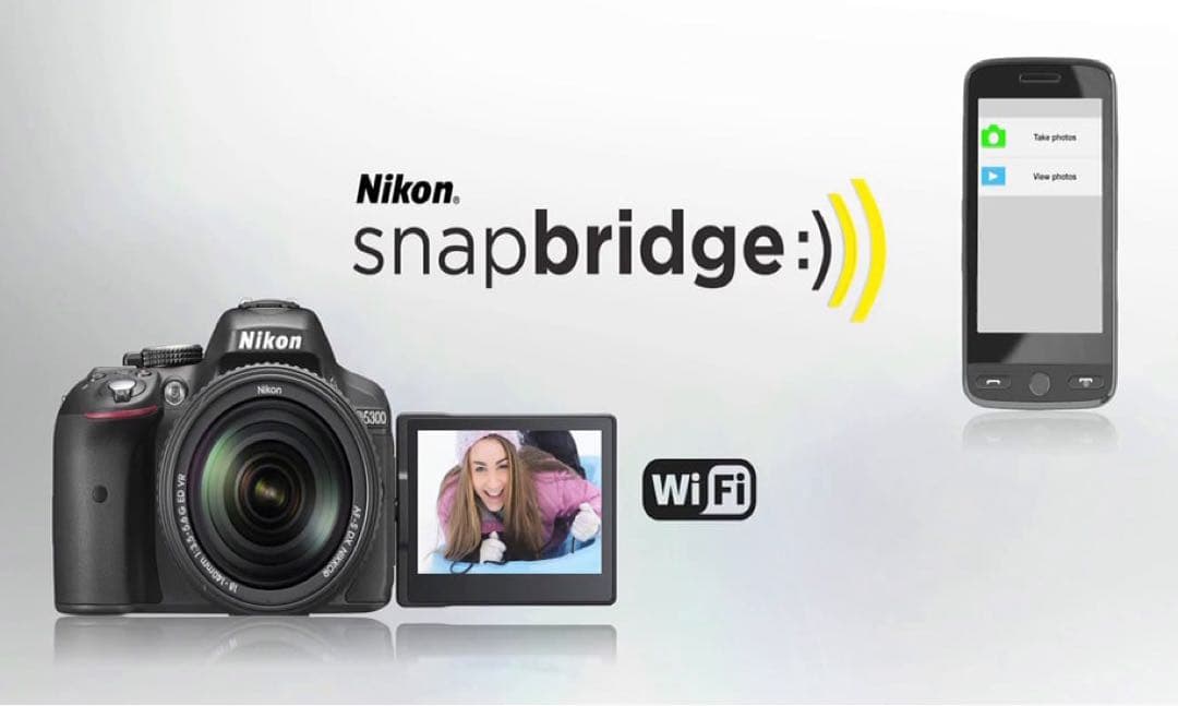 NikonのD5200 デジタル一眼レフカメラ、2レンズ18-55と55-300