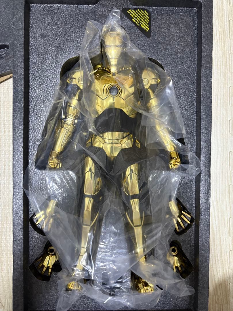 たにしんホットトイズ　アイアンマンマーク3 ゴールドカラー版