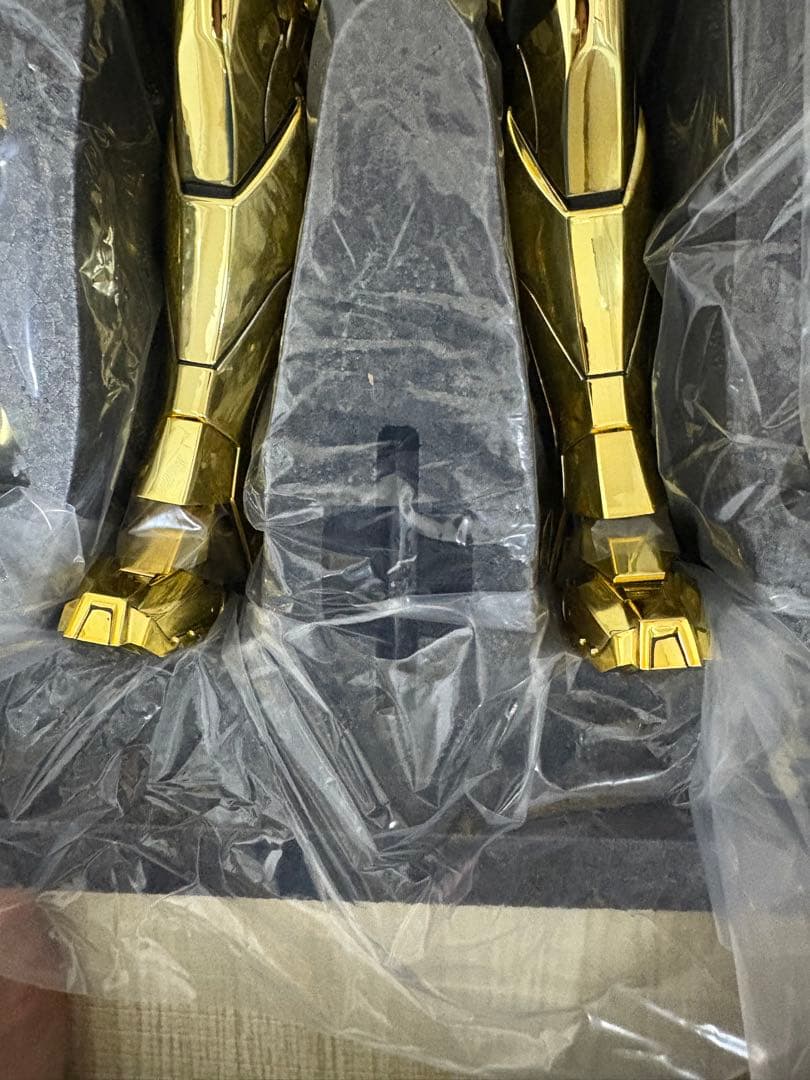 たにしんホットトイズ　アイアンマンマーク3 ゴールドカラー版