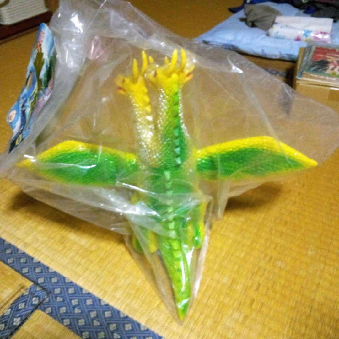 キングギドラ
