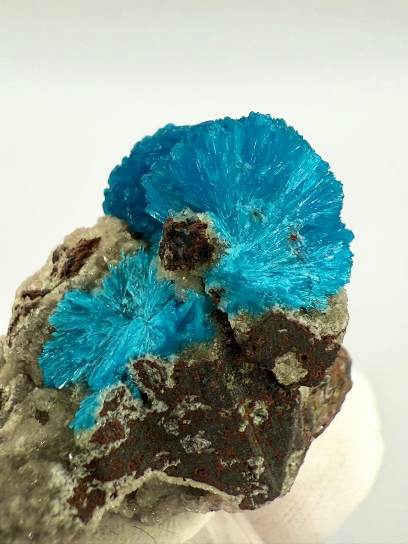 カバンサイト　原石　鉱物標本　天然石　ペンタゴナイト　ゼオライト　アポフィライト