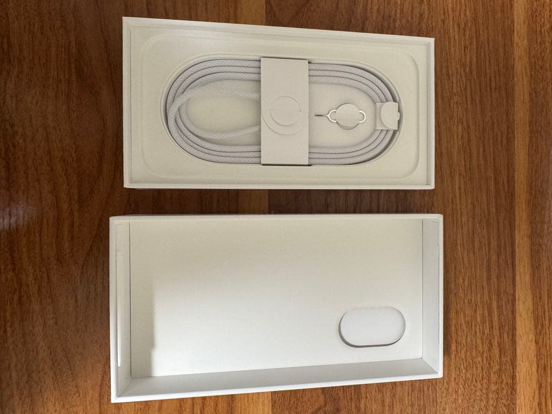 極美品　Apple iPhone16 128GB ブラック