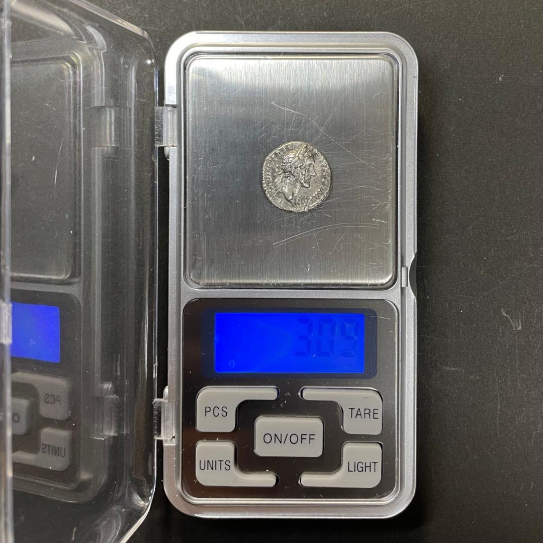 【古代ローマ 銀貨】155-156年 アントニヌス・ピウス 女神 サルス 座像