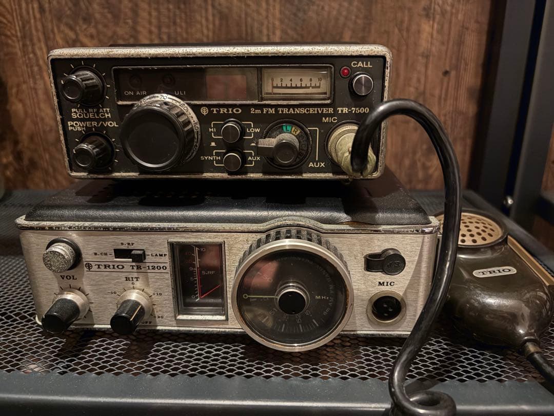 TRIO TR-7500 & TR-1800 トランシーバーセット