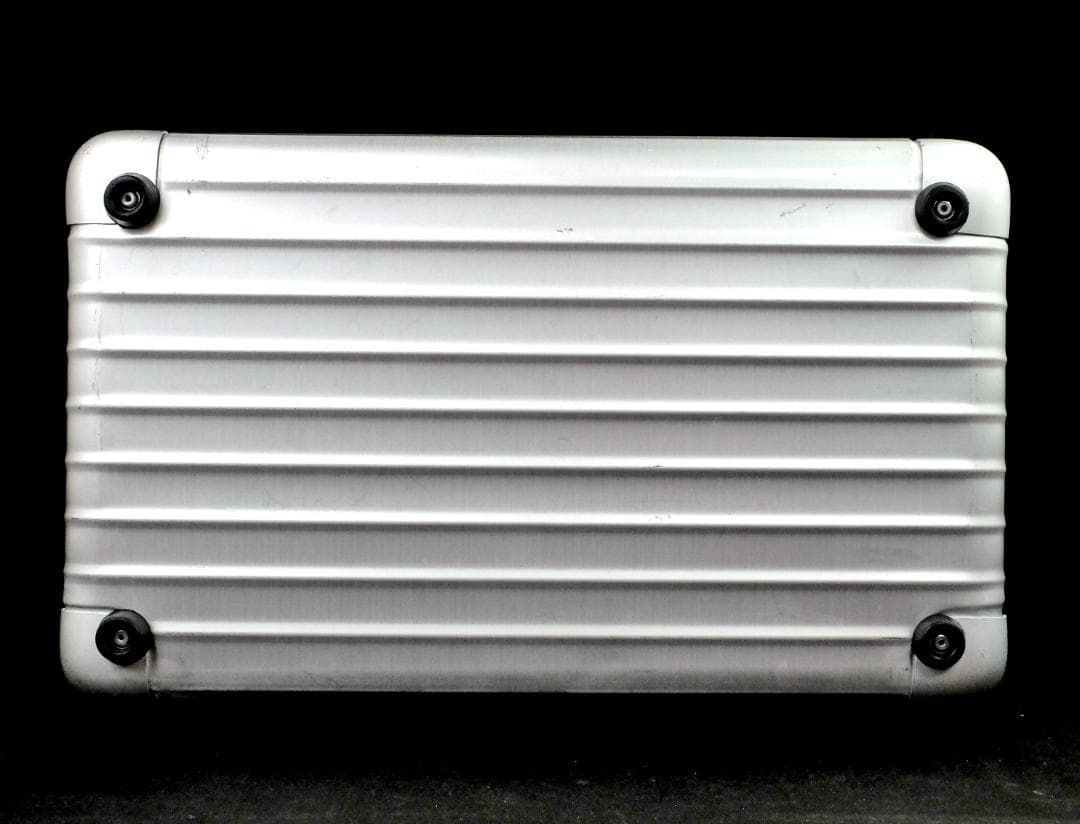 リモワ　946.38 『OPAL/オパール』アルミビューティケース 17L 鍵付