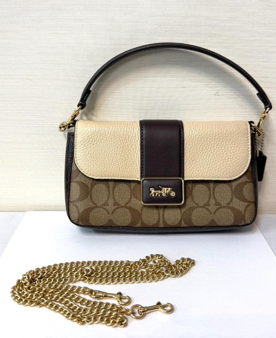 COACHコーチ ミニグレースクロスボディ シグネチャー キャンバス CC033