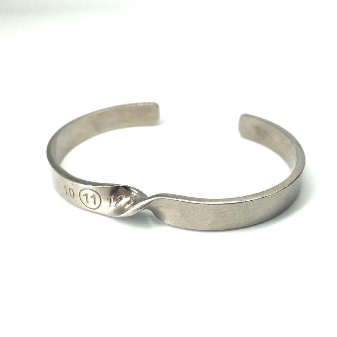 美品 Martin Margiela ツイストバングル シルバー カレンダー