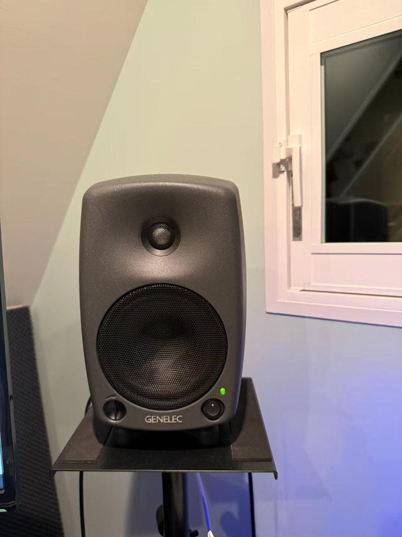 GENELEC 8030B スタジオモニタースピーカー
