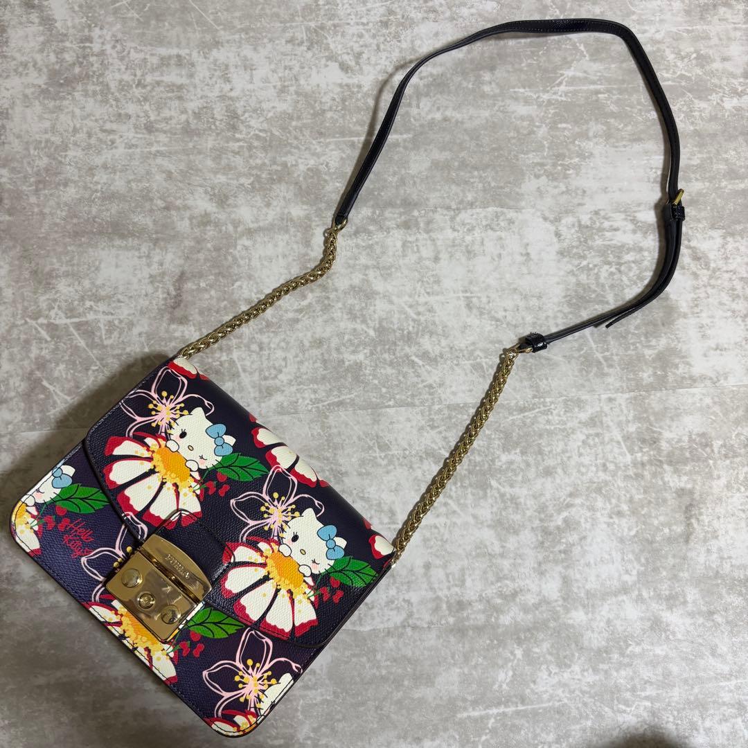 H250 美品✨FURLA フルラ　ショルダーバッグ　キティ　コラボ　チェーン