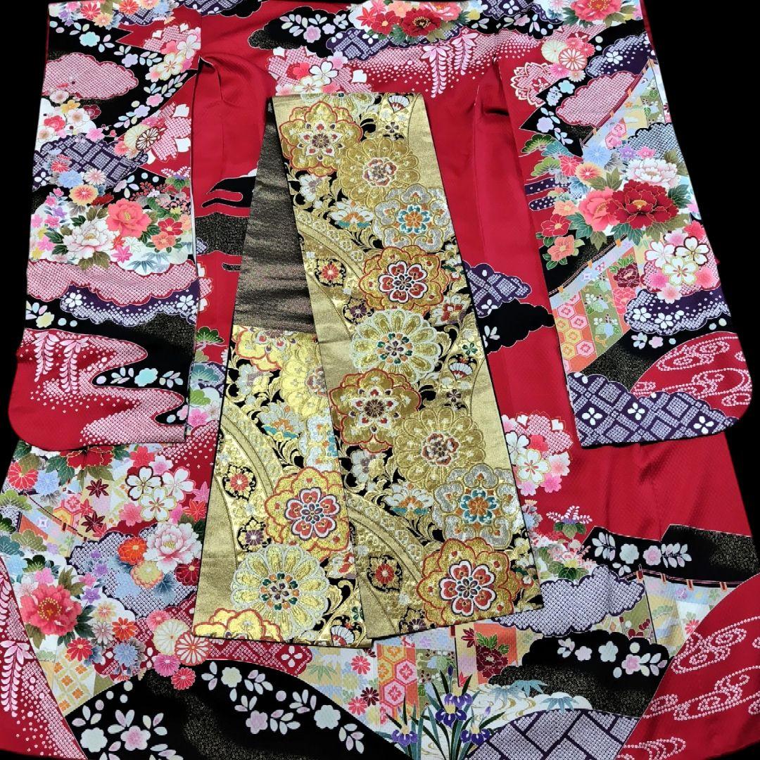 振袖フルセット(7点)・総絞り・エンボス加工・古典柄・金駒刺繍・花模様・金彩加工