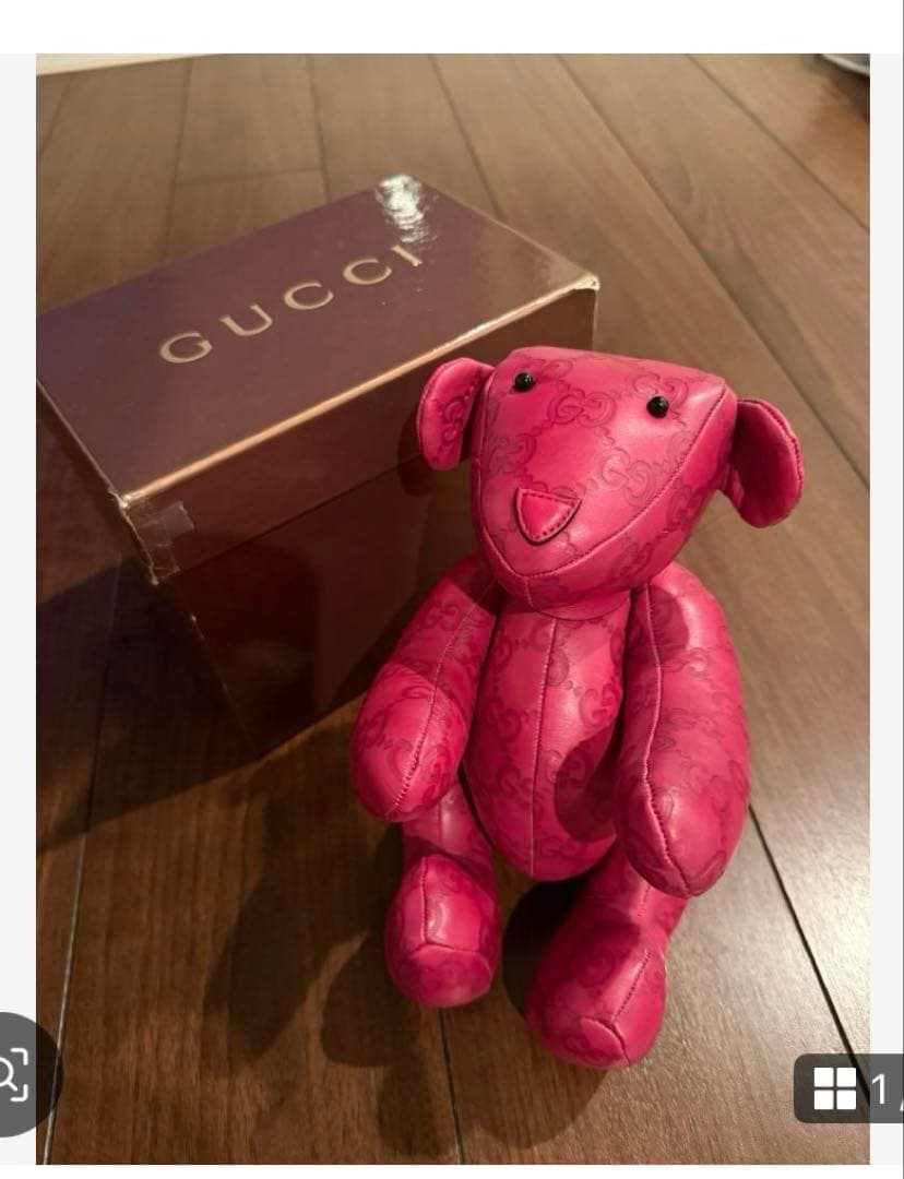 GUCCI ピンクレザー ぬいぐるみ