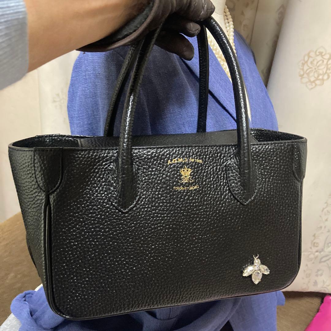 大人気モデルADMJスワロフスキー蜂黒トートバッグ未使用たいへん綺麗