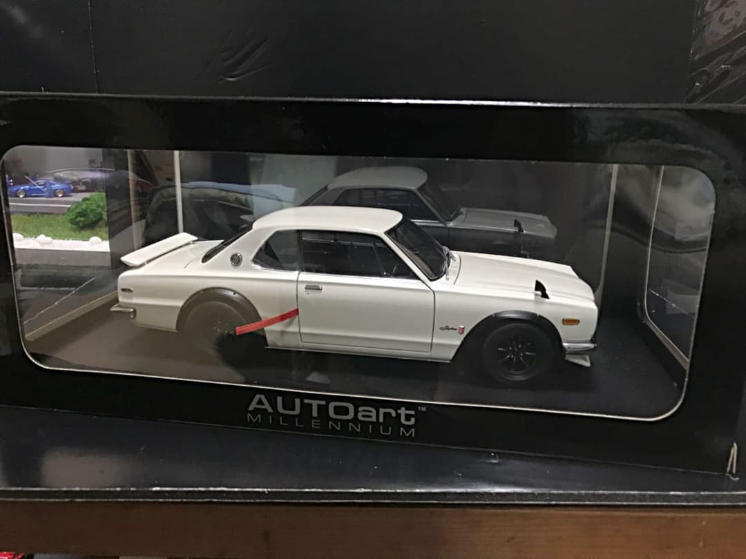 オートアート 1/18 GT-R KPGC10 ホワイト チューンドバージョン