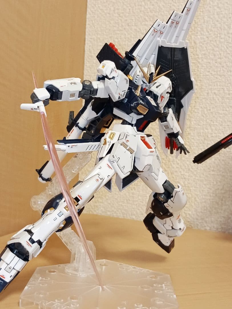 き*ー様 RGνガンダム　サザビー　スペシャルコーティング風塗装品　紅白セット