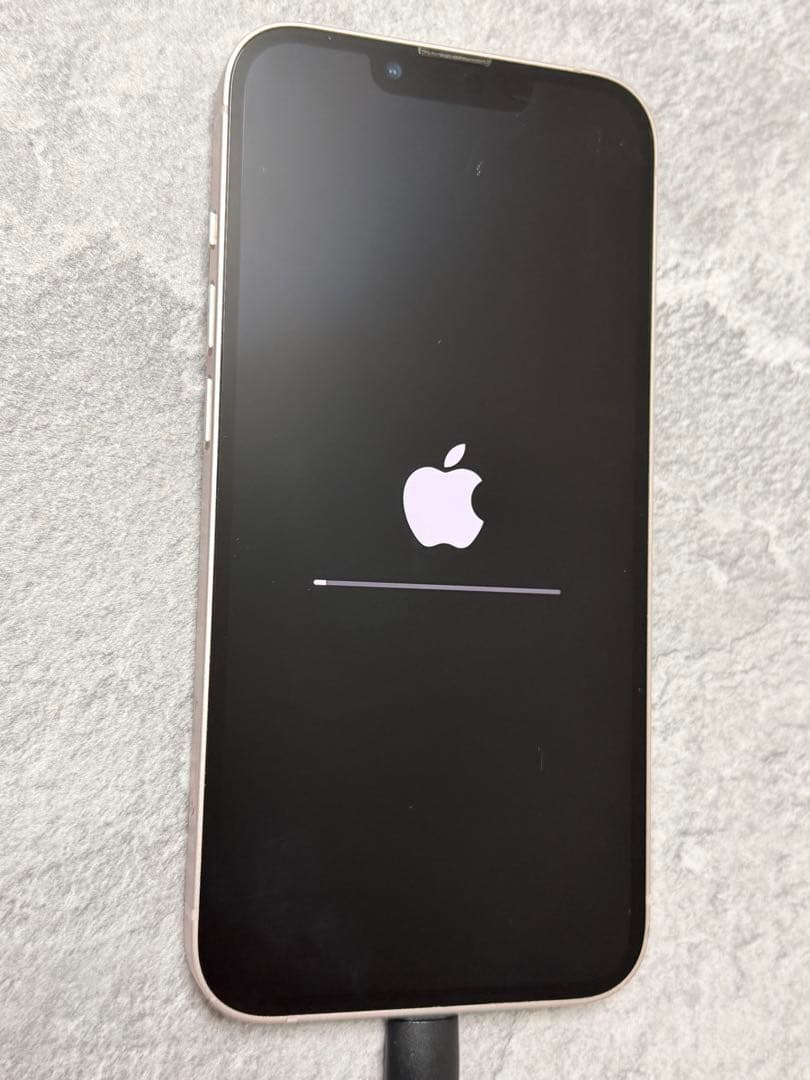 S*a様 Apple iPhone 13 ピンク 充電ケーブル付き