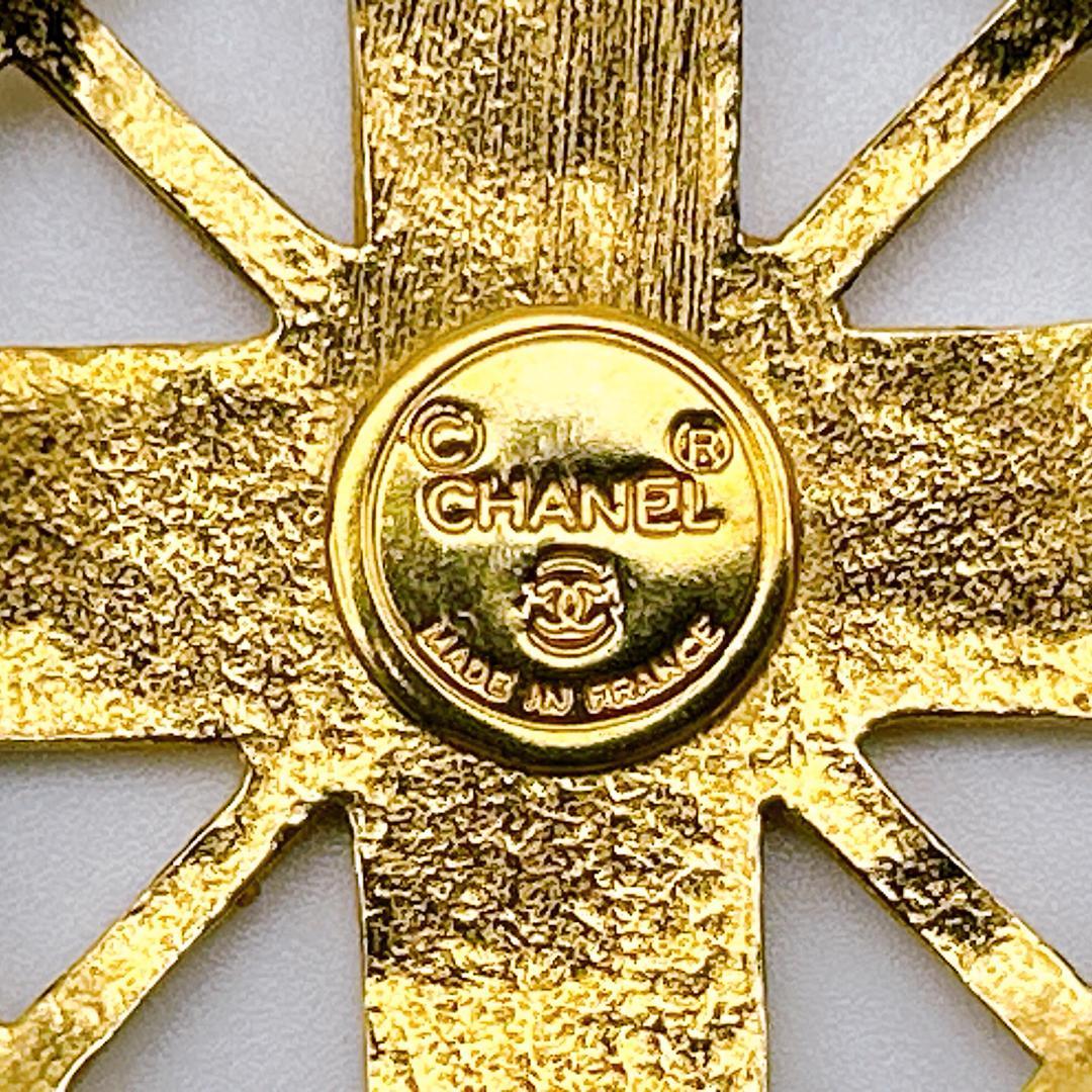 【鑑定済み！】 シャネル ヴィンテージ ブローチ ゴールドメタル CHANEL
