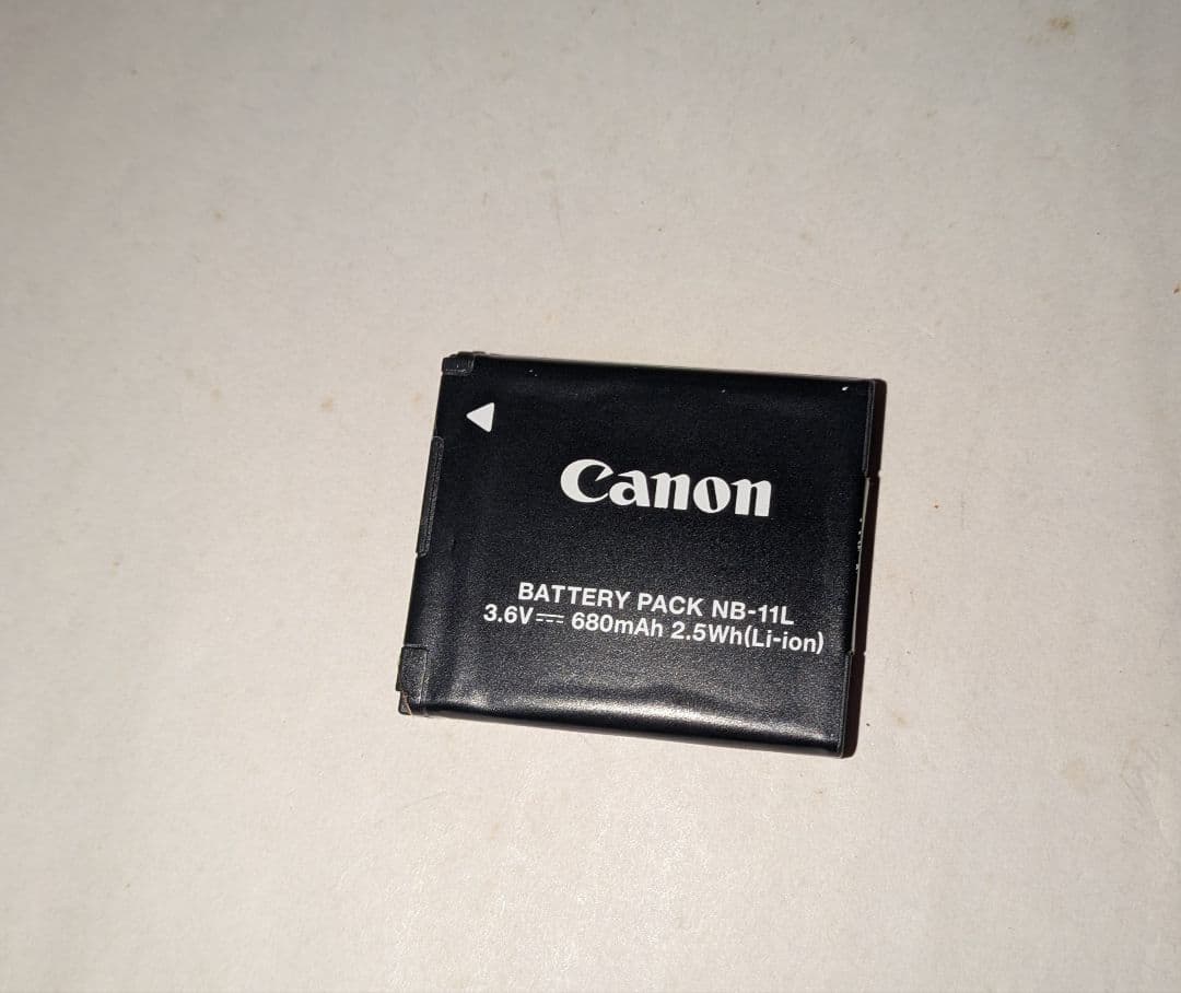 canon　ixus 160 デジカメ　レッド