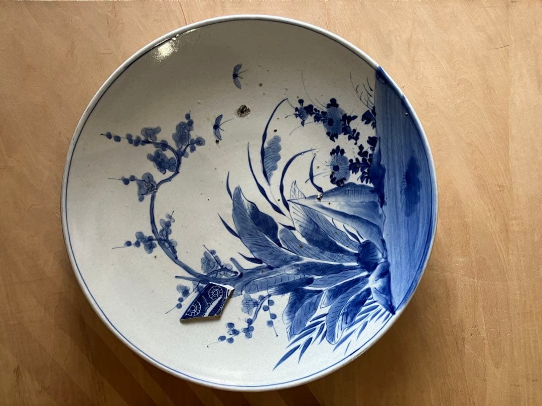 白地手描大皿 植物柄