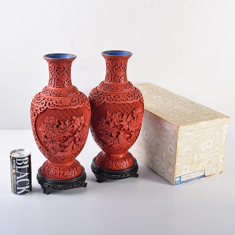 中国　剔紅　堆朱　内七宝　花文瓶　高さ約30㎝　唐木台付　一對　F　R7851B