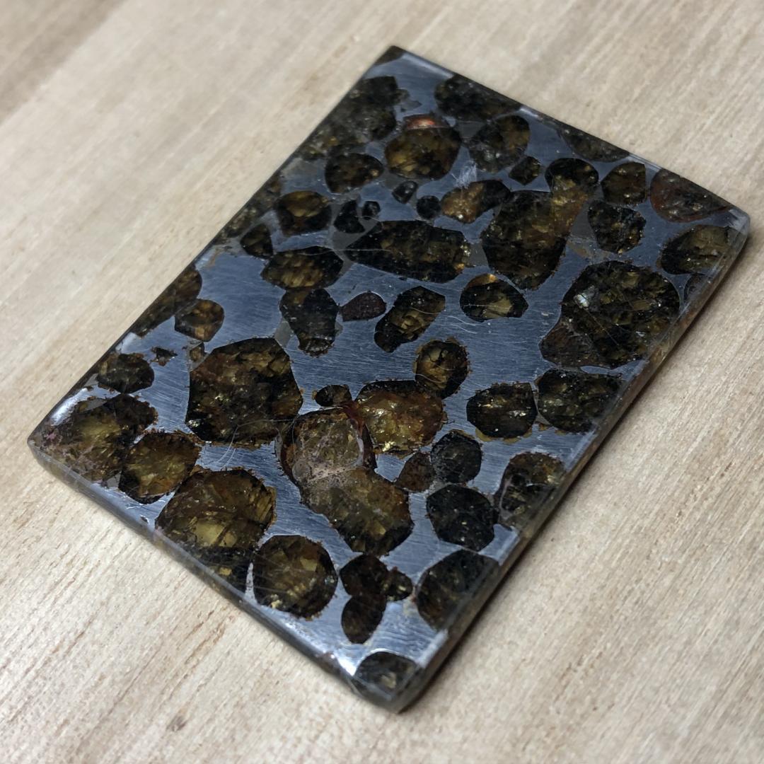 パラサイト隕石 隕石　石鉄隕石　セリコ隕石 美品　重さ約7ｇ　ケース付