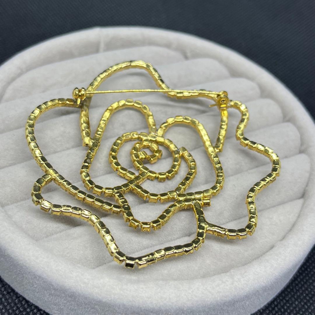 Dior　その他　ブローチ2点セット　CD旧ロゴ　エンブレムゴールド希少　大ぶり