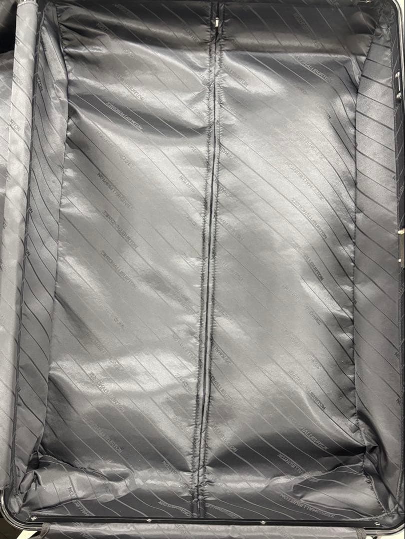 ZERO HALLIBURTON アルミニウム 83L ブラック　キャリー　中古