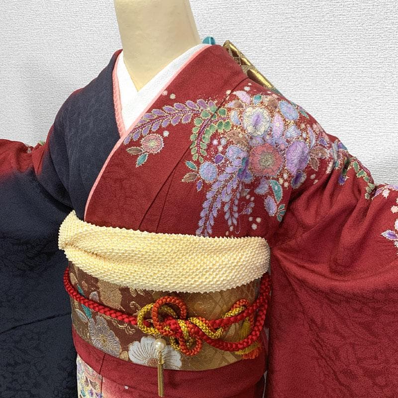 601z16〇小柄な方も 振袖 辻が花絞り染 地紋 赤 黒〇美品 成人式 結婚式