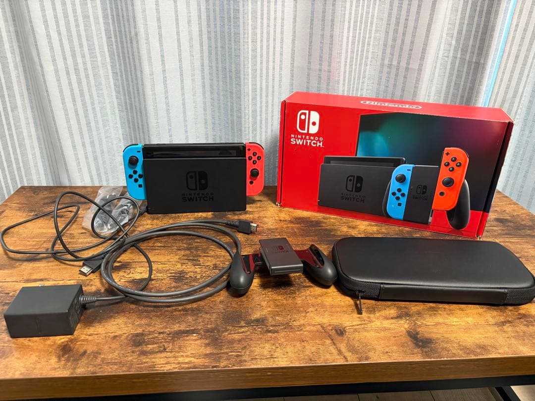 Nintendo Switch 本体　ケース付き　美品　任天堂　スイッチ
