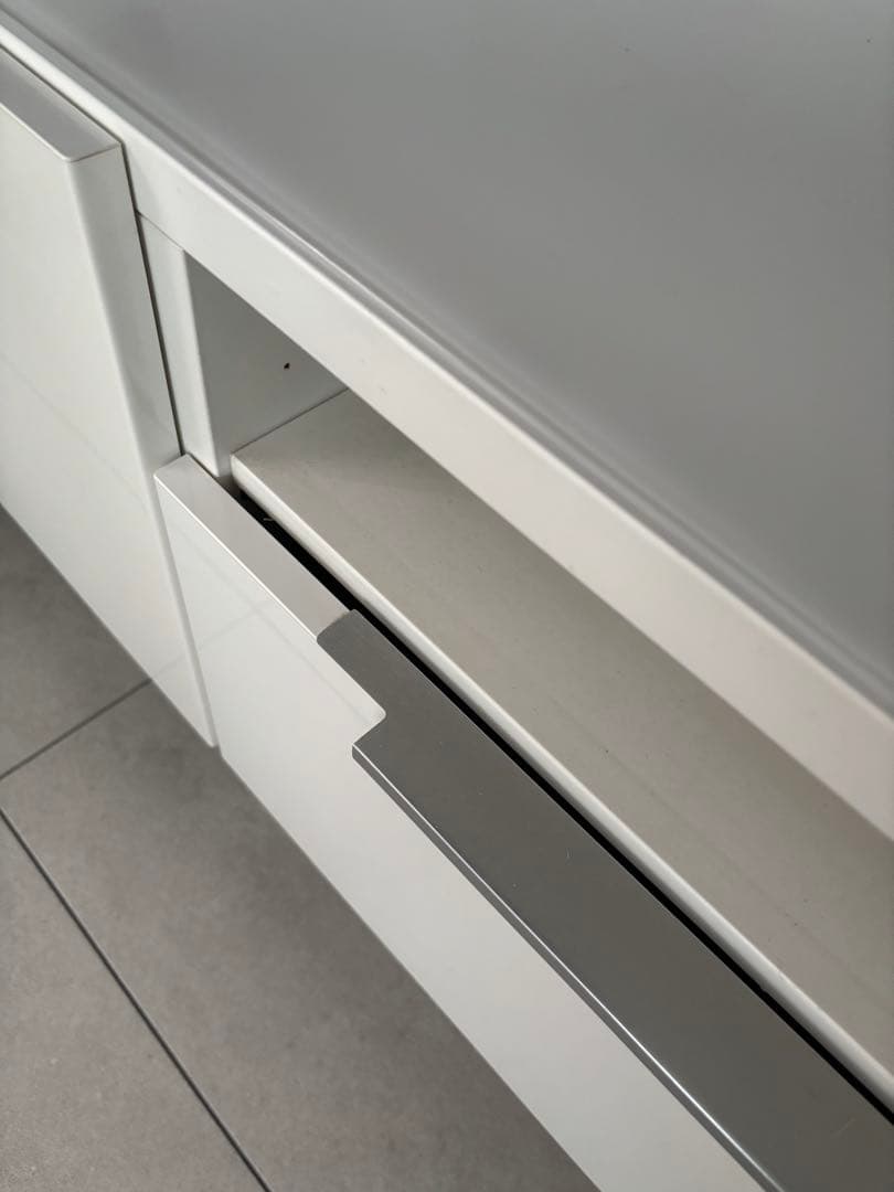 IKEAベストー ホワイト テレビ台 ガラス天板付き①