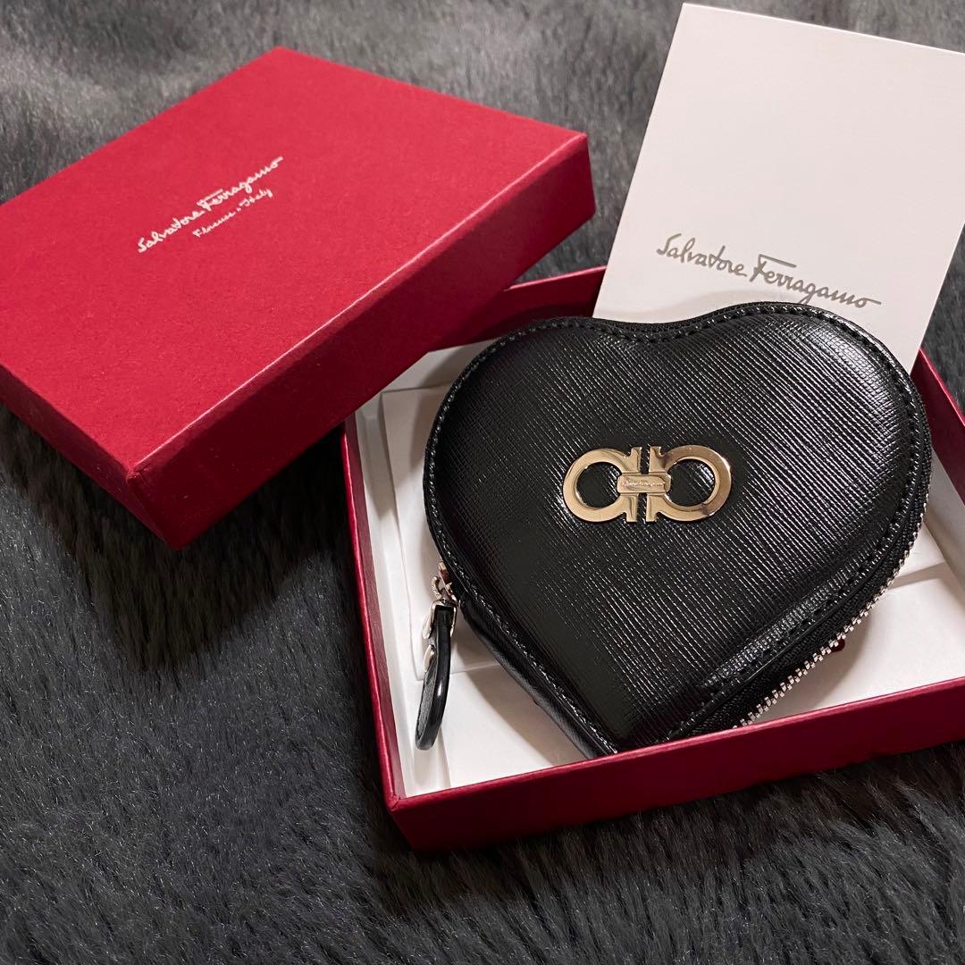 FERRAGAMO サルヴァトーレフェラガモ ガンチーニ ハートケース