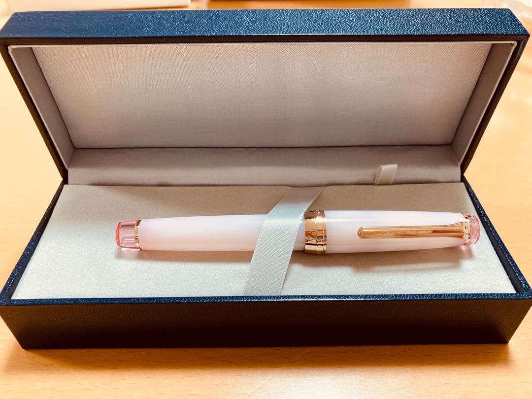 新品未使用 久保桜ブルームピンク 万年筆 中字M