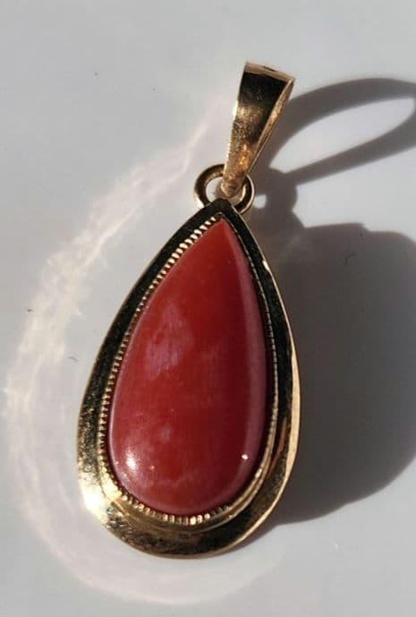 18k 18金 天然赤珊瑚4ct 涙滴型ペンダント