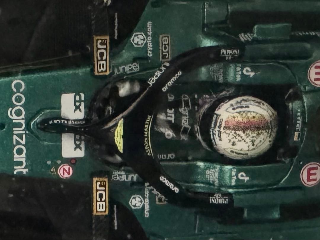 新品　F1 アストンマーチン AMR22 セバスチャン·ベッテル 1/43