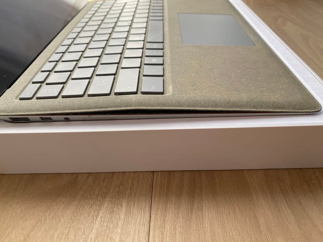Surface Laptop1（Model 1769）13.5インチ プラチナ