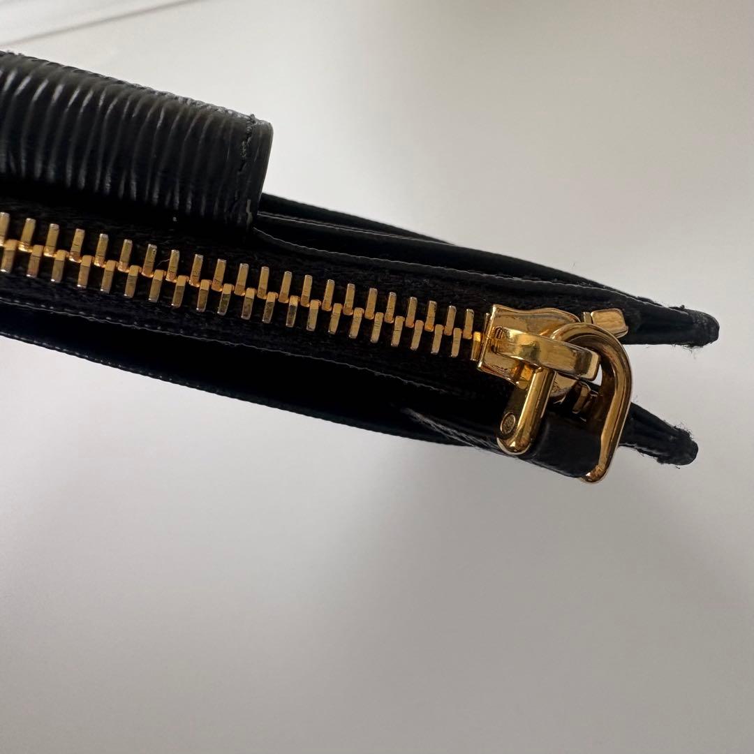 【美品】プラダ サフィアーノ レザー フラグメントケース ブラック