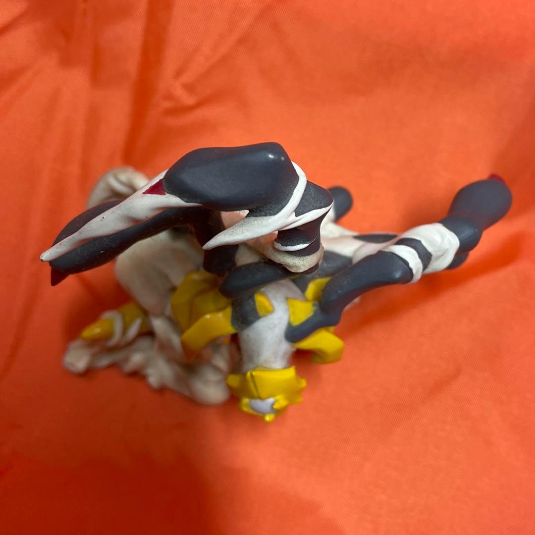 ギラティナ　フィギュア