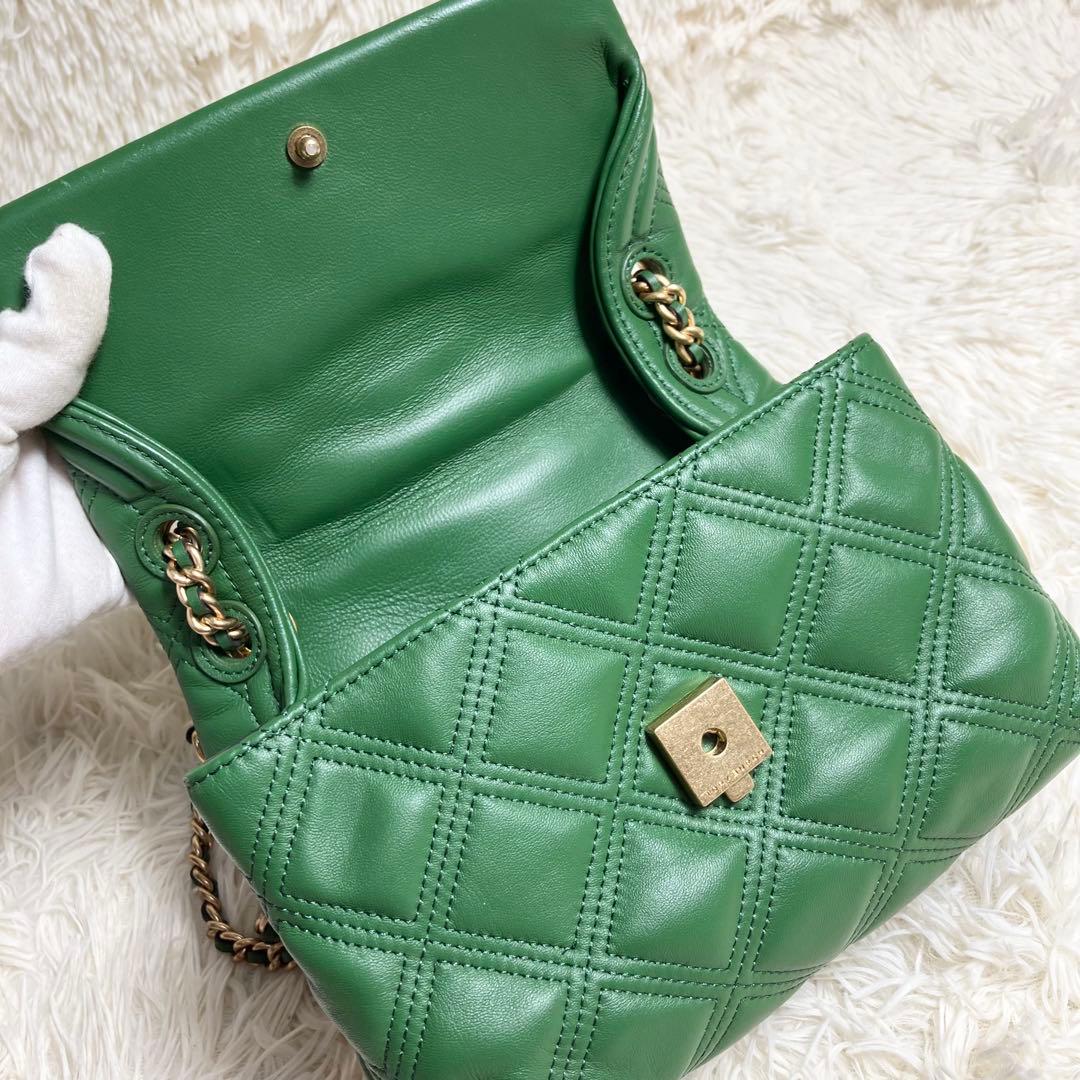 【美品】トリーバーチ＊キルティング ゴールドチェーン レザーグリーン