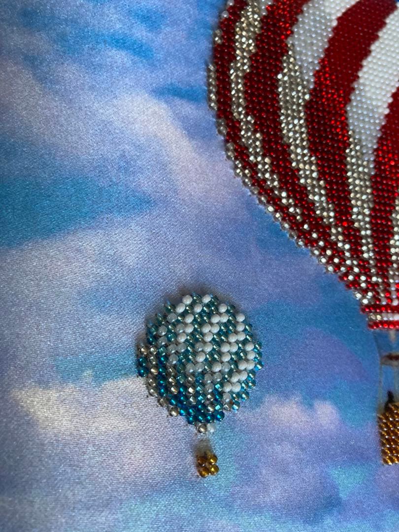 Hot air balloons over the sea ビーズ刺繍