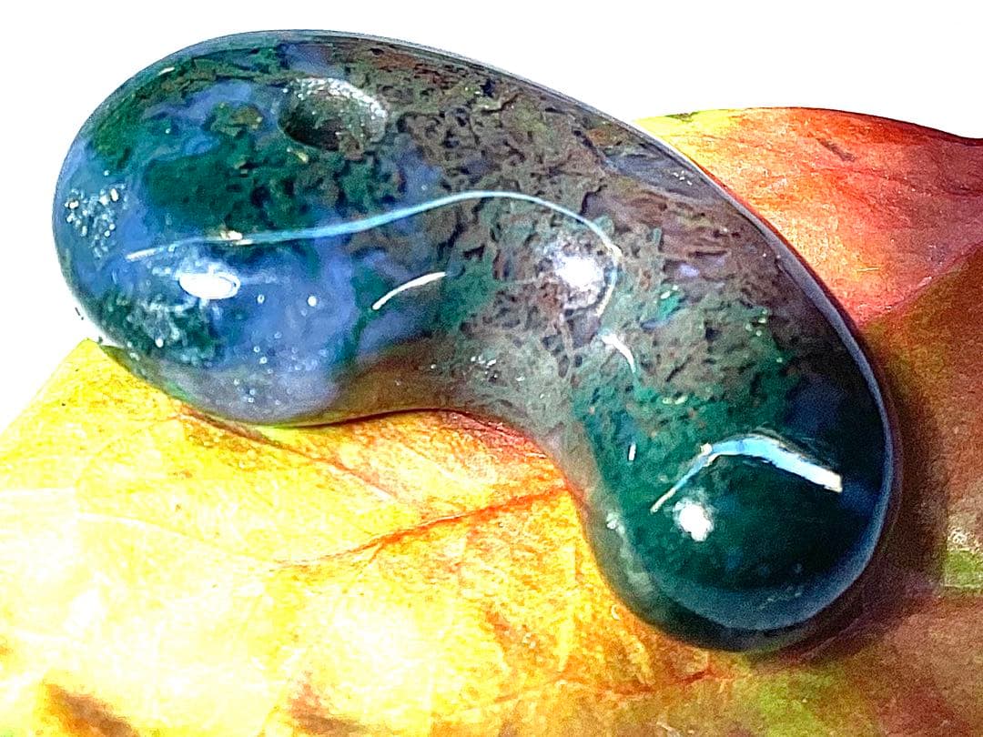 ✳国内の出雲めのう【碧玉】の最高峰勾玉でしょう‼️ 天然石 浮き草文様 鑑別書付