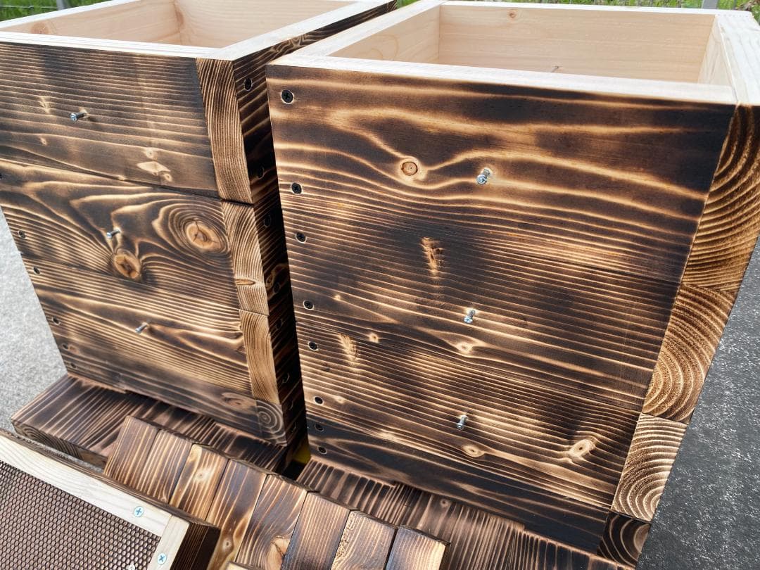 ラッキー21 日本蜜蜂重箱式巣箱３段【ワイヤー着脱式】完成品×２基 送料込