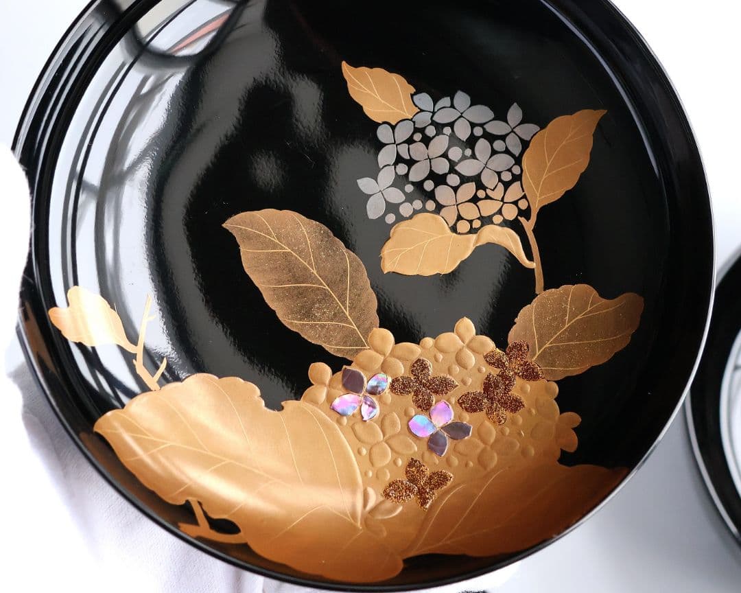 【MB188】天然木漆塗 紫陽花と葵 金蒔絵 螺鈿入 黒塗 煮物椀 二客 昭和期