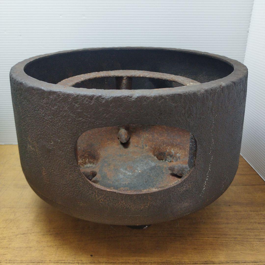 茶道具 風炉 風炉釜 鉄器 三つ足 火鉢 工芸品 風呂釜