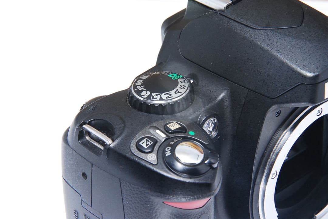 Nikon D40 スマホに転送　カメラ　小型軽量 一眼レフ エモい　ニコン