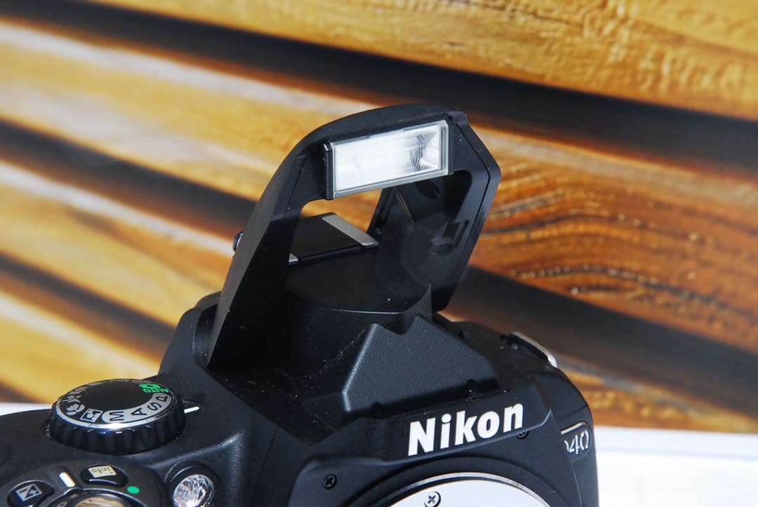 Nikon D40 スマホに転送　カメラ　小型軽量 一眼レフ エモい　ニコン