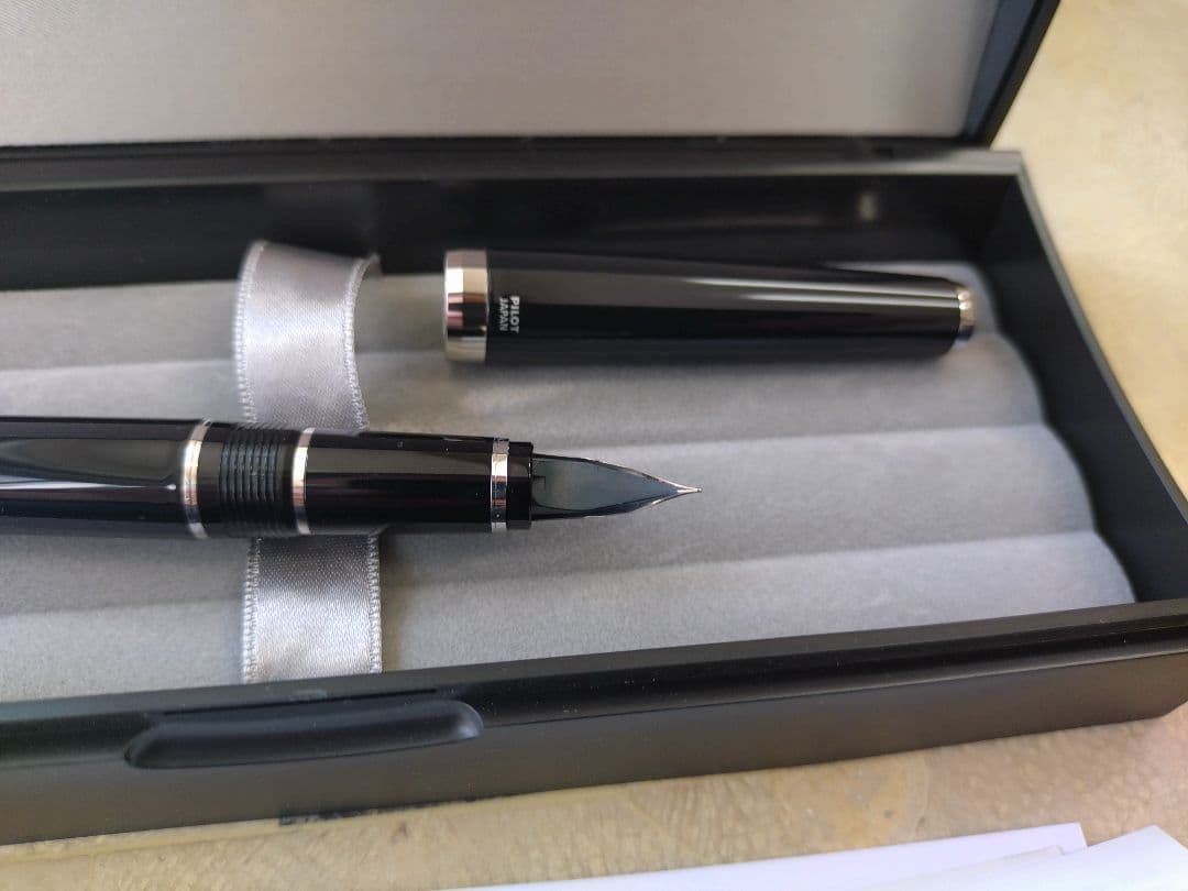 PILOT 万年筆 エラボー SF 黒 美品