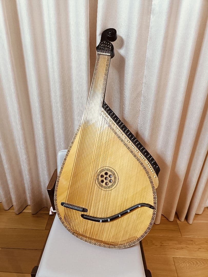 　楽器　バンデューラ　縦琴　ライアー　ハープ　ライヤー　民族楽器