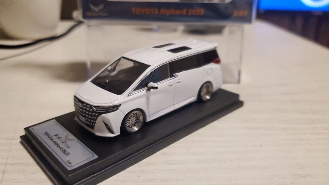 トヨタ アルファード 1/64