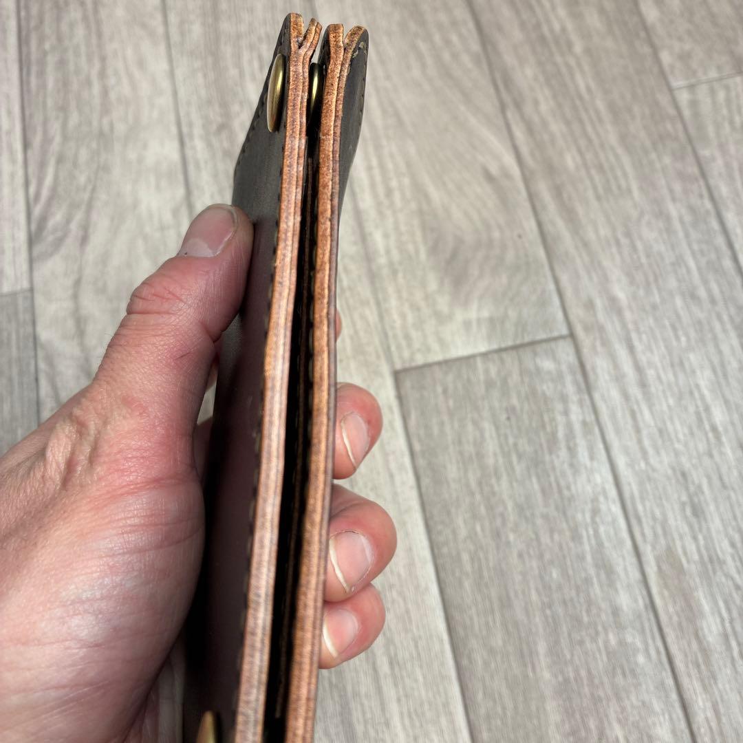 【茶芯ブラック】ミドルトラッカーウォレット　真鍮　お札を折らずに収納