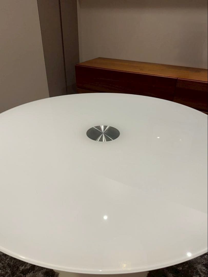 ボーコンセプト New York 堂々たる上品ラインテーブル ホワイト